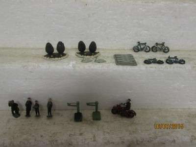 HO SCALE : RAILWAY PEOPLE & ITEMS ALL MADE FROM METAL -  LOT 634E