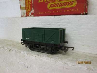 OO SCALE : TRI-ANG 12T OPEN GOODS (Reduced Price) -  LOT 704E
