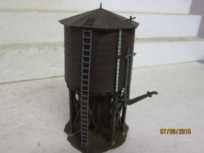 HO SCALE : LARGE WATER TOWER - LOT 51F