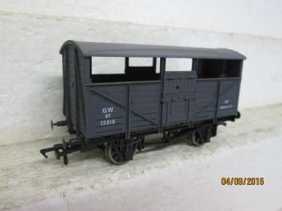 OO SCALE : BACHMANN/DAPOL 8T GWR CATTLE CAR - LOT 593F