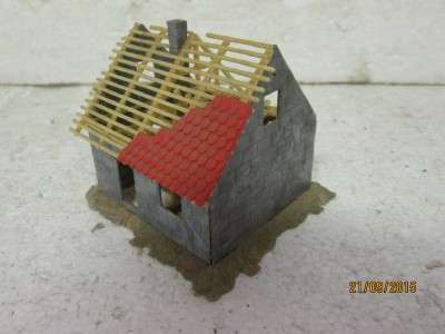 HO SCALE :  HOUSE UNDER CONSTRUCTION - LOT 694F