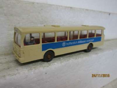 HO SCALE : WIKING ALLIANZ MERCEDES BUS - LOT 537G
