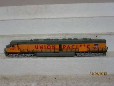 HO SCALE : BACHMANN DD40X UNION PACIFIC DIESEL LOCO - LOT 713G