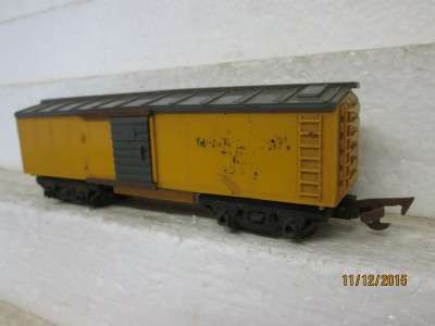 OO SCALE : TRI-ANG BOX CAR (MADE IN SA) - LOT 723G