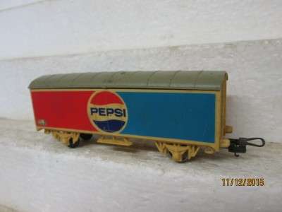 HO SCALE : LIMA PEPSI BOX CAR - LOT 724G