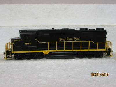 HO SCALE BACHMANN GP 30 DIESEL LOCO (NICKELPLATE ROAD) - LOT 887G