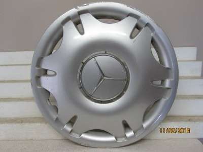 MERCEDES BENZ HUB CAP -  LOT 239H