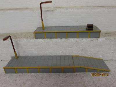 OO/HO SCALE : AIRFIX PLATFORM - LOT 338H
