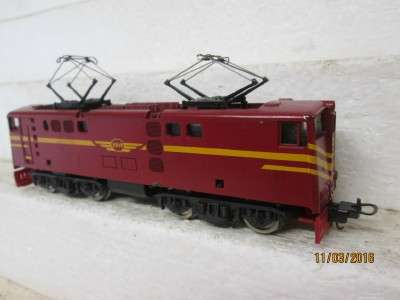 HO SCALE : LIMA SAR 5E RED ELECTRIC LOCO - LOT 492H