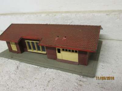HO SCALE : LIMA HOUSE - LOT 535H