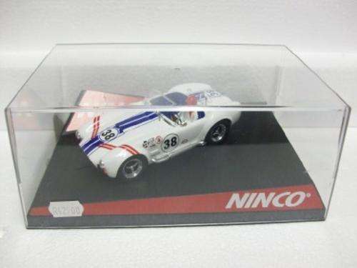 NINCO  1:32 SCALE  RACING CAR