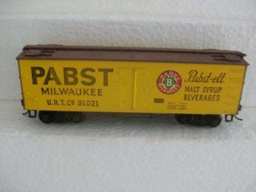 ROUND HOUSE HO GOODS - PABST BOX CAR