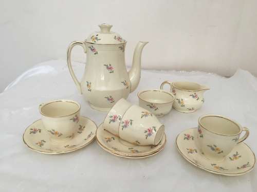 Stunning Alfred Meakin Demitasse Set with Gold Trim