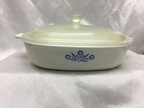 Corningware Casserole Dish & Lid