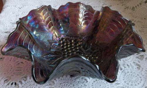 STUNNING CARNIVAL GLASS BOWL.
