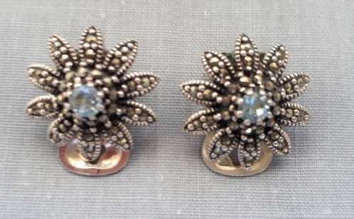 5 PAIRS OF VINTAGE CLIP ON EARRINGS