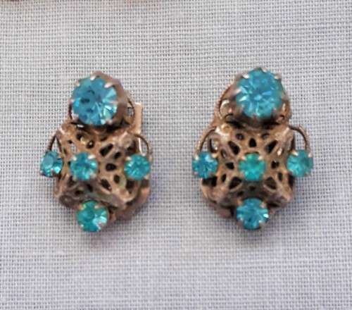 6 PAIRS OF LOVELY VINTAGE AND FASHION CLIP ON EARRINGS