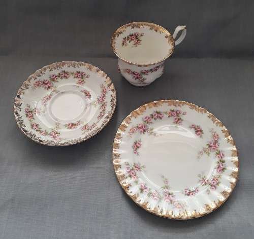A ROYAL ALBERT DIMITY ROSE TEA TRIO