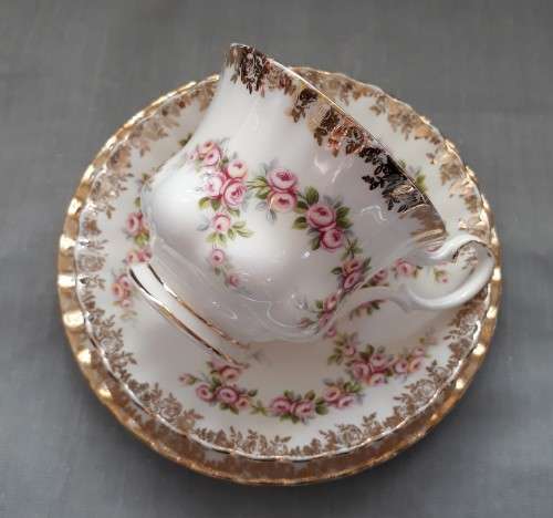 A ROYAL ALBERT DIMITY ROSE TEA TRIO
