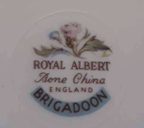 A ROYAL ALBERT BRIGADOON SERVING PLATE