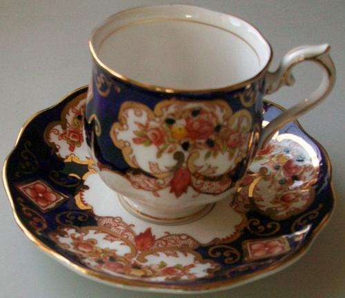 REAL VINTAGE ROYAL ALBERT HEIRLOOM COFFEE DUO.