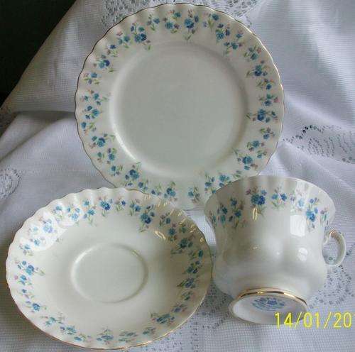 ROYAL ALBERT MEMORY LANE TEA TRIO.