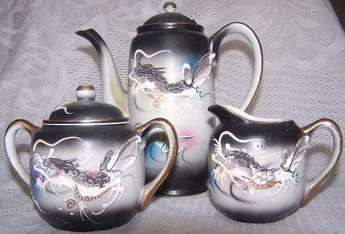 JAPANESE COFFEE POT. MILKJUG AND SUGAR BOWL. NOTE DESCRIPTION