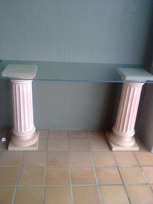 GLASS AND PILLARS