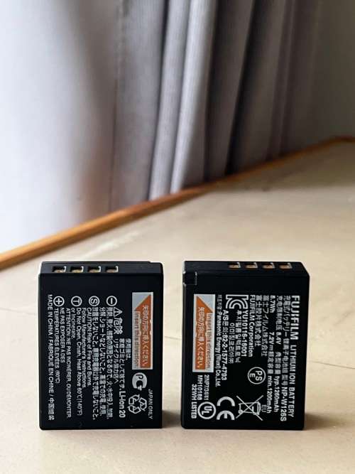 Fujifilm X-T3 Battery Grip + Extra Batteries