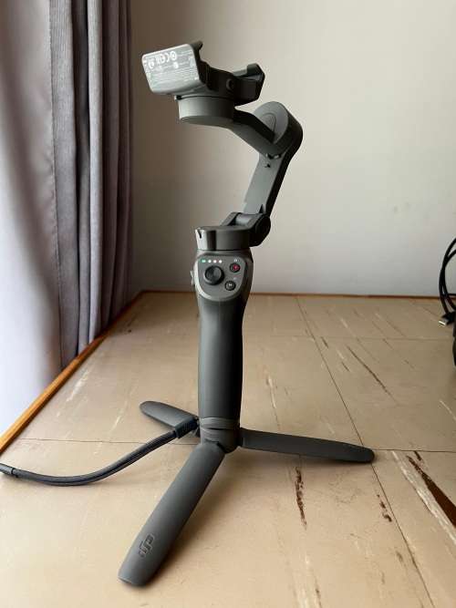 DJI Osmo Mobile 3 Gimbal