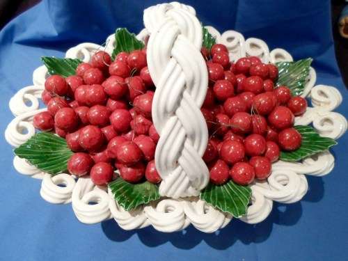 Porcelain cherry basket
