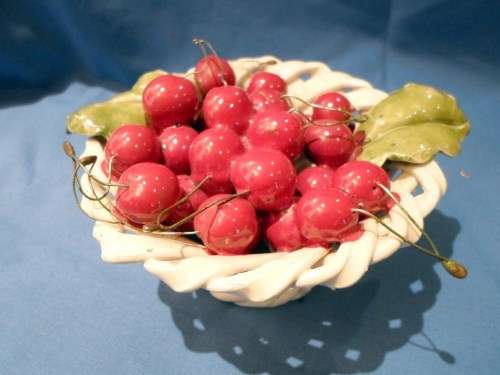 Porcelain cherry bowl