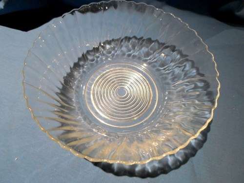 Glass bowl with a circle pattern bottom