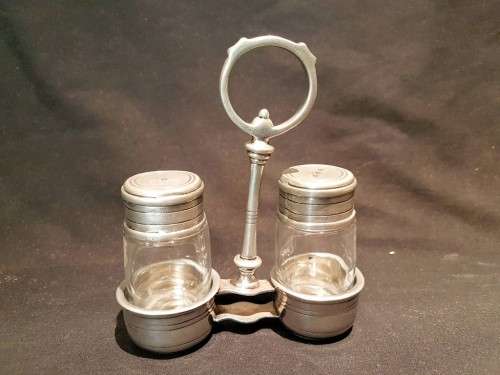 Salt & pepper shaker set with stand - pewter