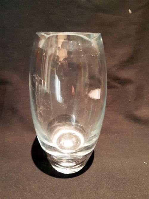 Thick rimmed vase