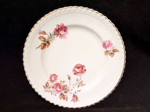Johnson Bros. - Old English - Saucer - Beautiful!! - Bid now!