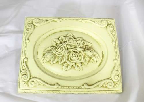 Embossed flower wall plaque - Stunning in detail! A true find, bid now!