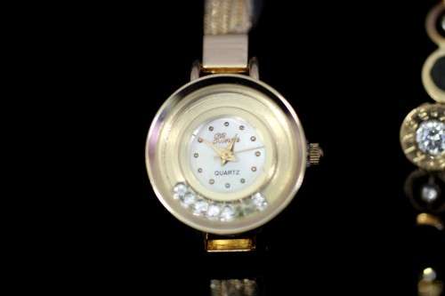 Linge - Watch and bangle set. A stunning set! Bid now!!