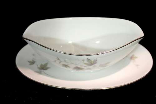 Noritake - Harwood - Gravy boat & saucer - Beautiful!  - Bid Now!!