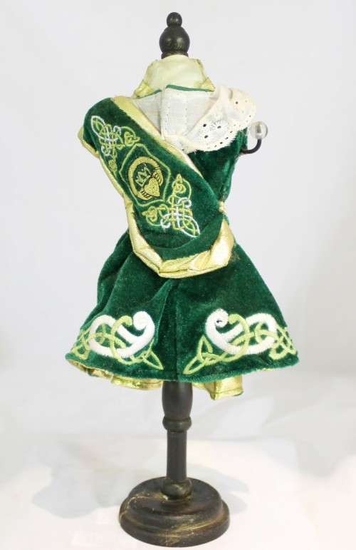 Jewelry stand - green dress