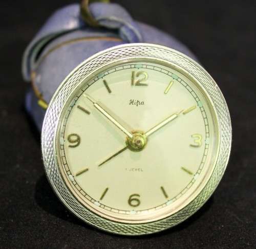 Hipa travel clock in pouch