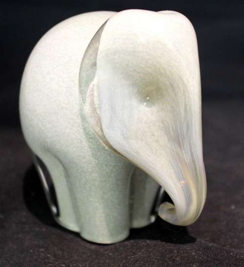 Wedgewood glass elephant - Paper weight - Simply stunning!! Low price, bid now!!