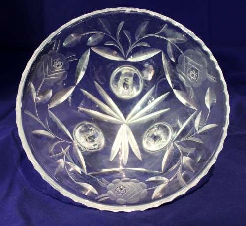 Rose cut footed bowl