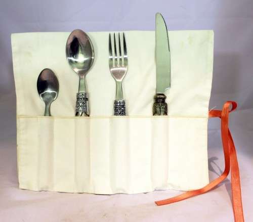 Stainless steel cutlery set for one in a pouch