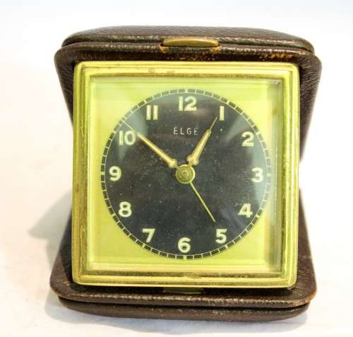Elge - Traveling clock in a pouch