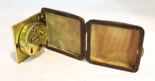Elge - Traveling clock in a pouch