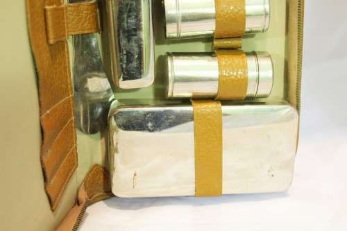 Vintage travelling kit - In beautiful condition. - A beauty! - Bid Now!!!