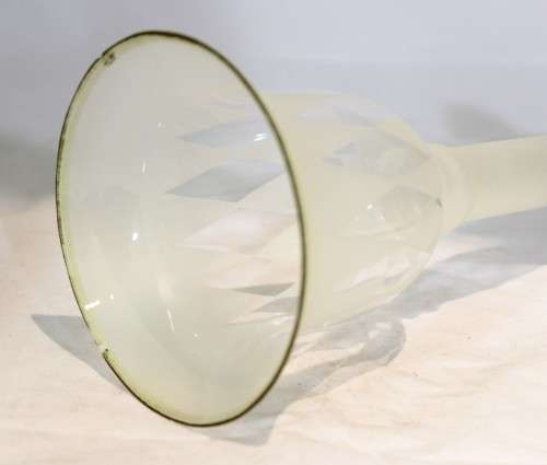 Pedestal vase