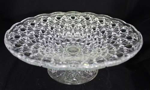Cut and molded glass centre piece
