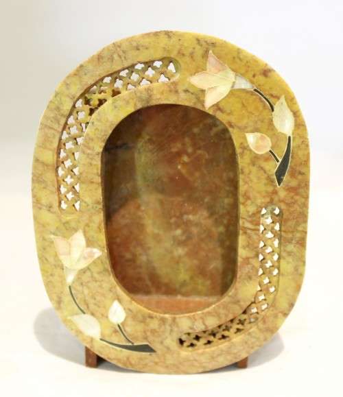 Marble frame with inlaid flowers